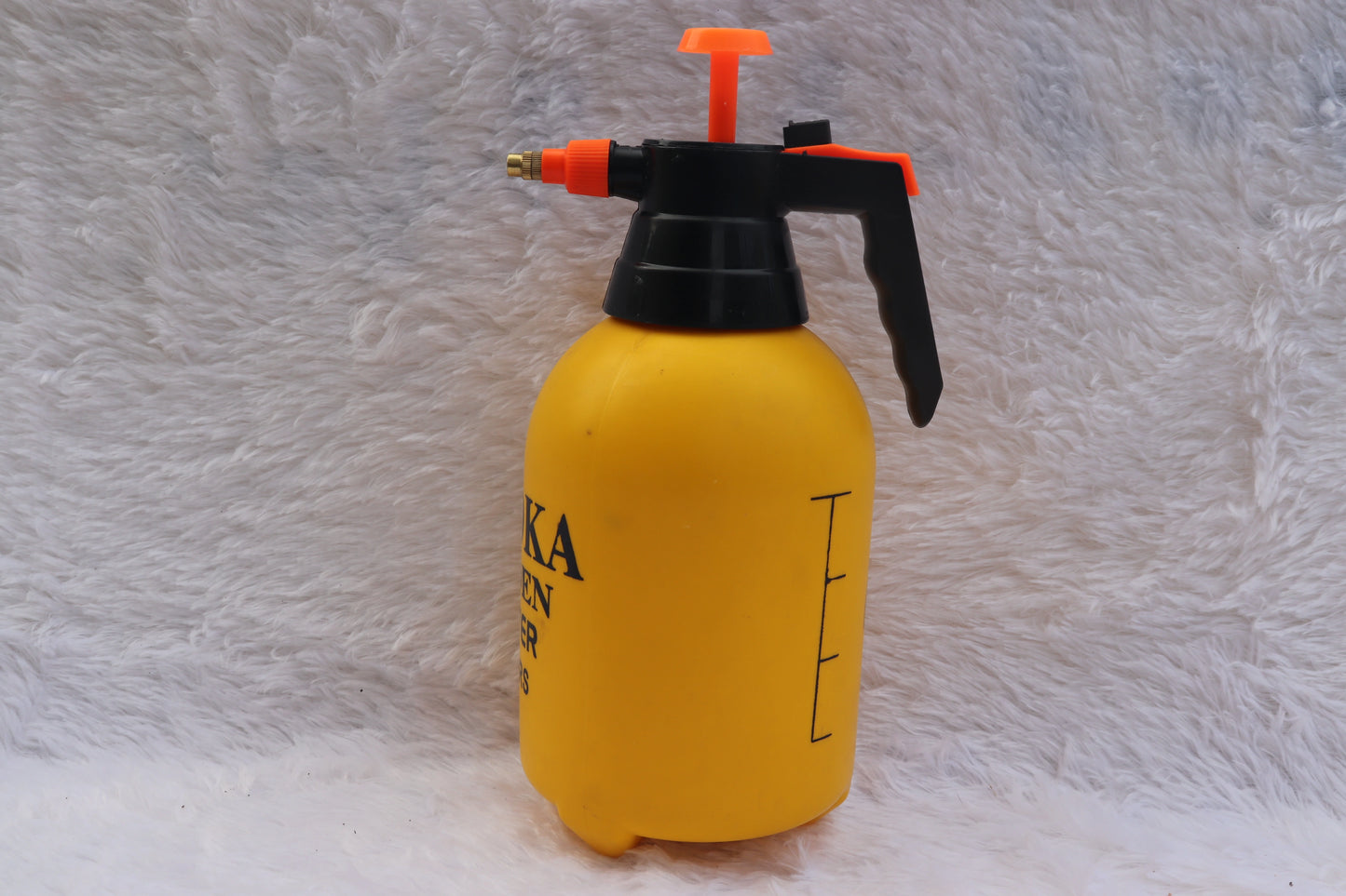 2 Litre Pressure Sprayer with Locking Cap